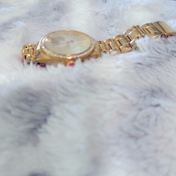 Betsey Johnson gold watch - Picture 2 of 3